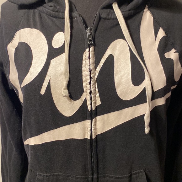 PINK VITORIA’S SECRET HOODED SWEATSHIRT SIZE S/P - Picture 2 of 9